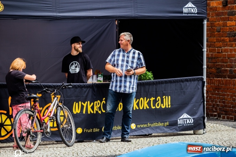Zdjęcie w galerii na portalu naszraciborz.pl: Rowerowy Racibórz rozkręca się na placu Dominikańskim [FOTO] wiadomości z regionu