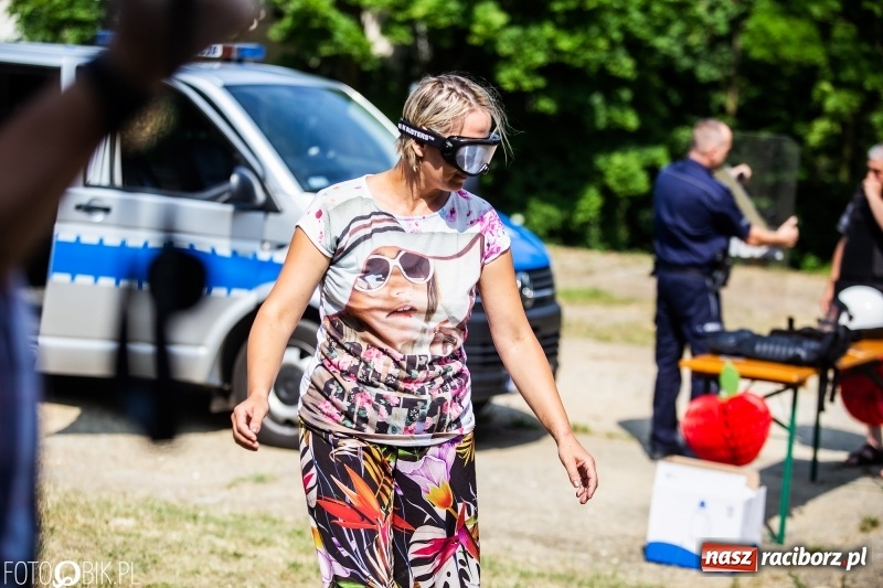 Zdjęcie w galerii na portalu naszraciborz.pl: Powitanie Lata przy ruinach w Łubowicach wiadomości z regionu