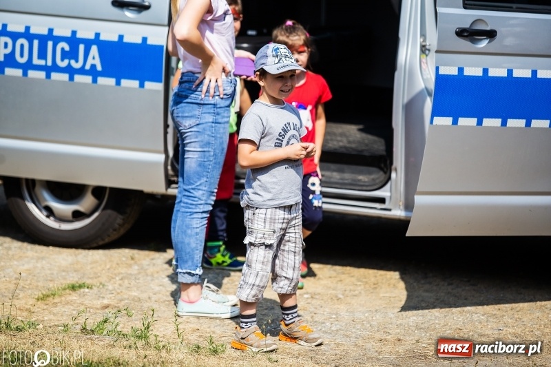 Zdjęcie w galerii na portalu naszraciborz.pl: Powitanie Lata przy ruinach w Łubowicach wiadomości z regionu