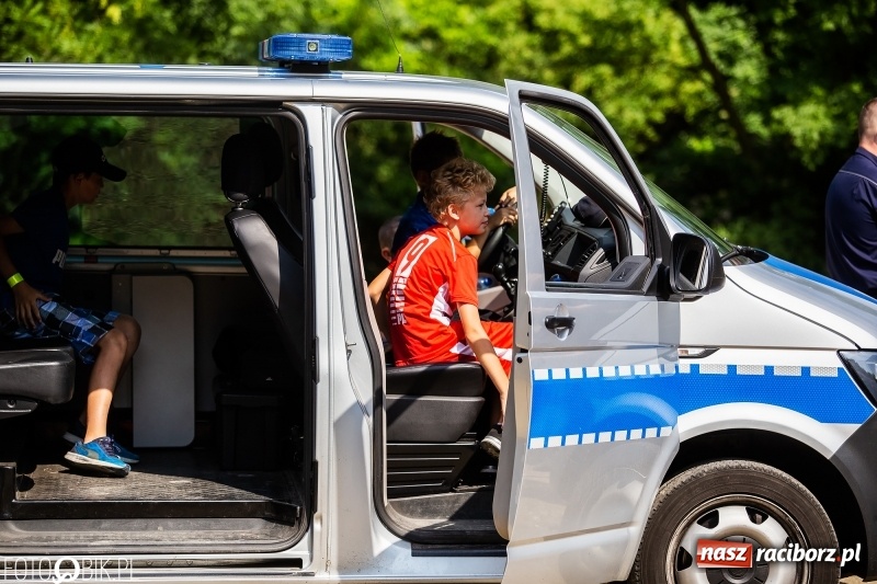 Zdjęcie w galerii na portalu naszraciborz.pl: Powitanie Lata przy ruinach w Łubowicach wiadomości z regionu