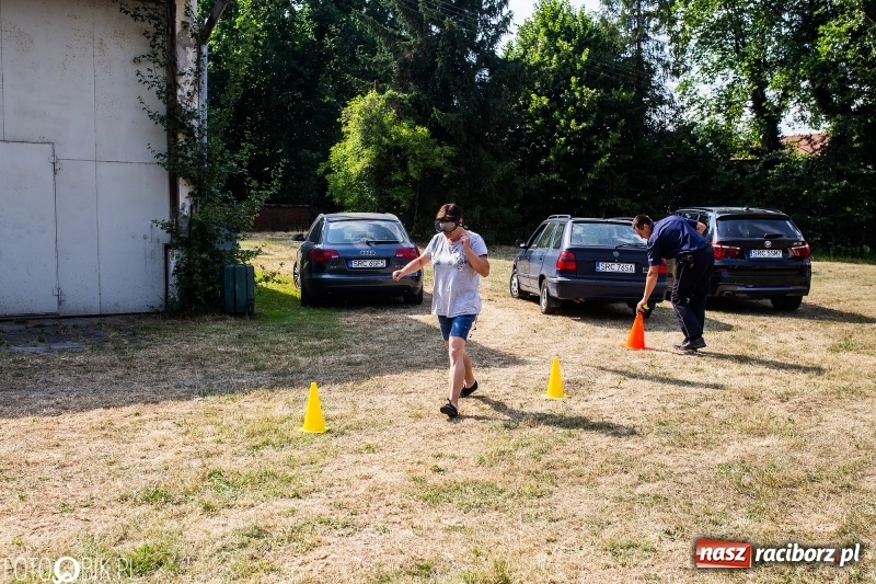 Zdjęcie w galerii na portalu naszraciborz.pl: Powitanie Lata przy ruinach w Łubowicach wiadomości z regionu