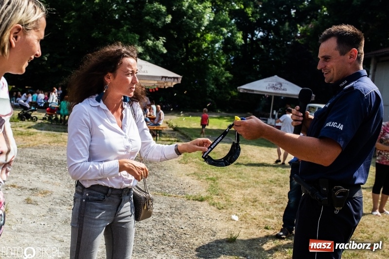 Zdjęcie w galerii na portalu naszraciborz.pl: Powitanie Lata przy ruinach w Łubowicach wiadomości z regionu