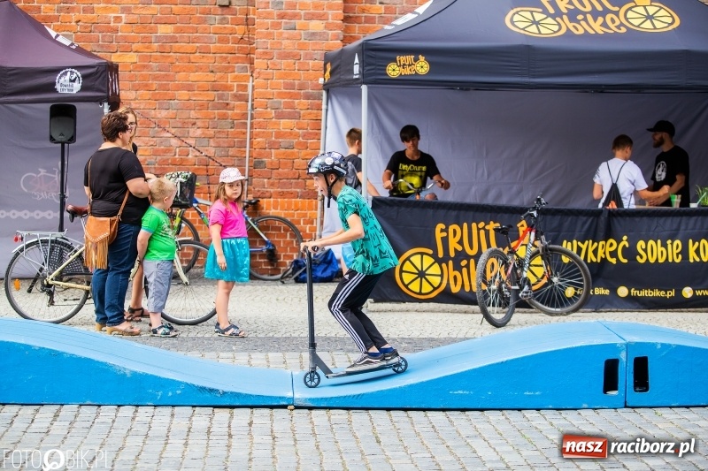 Zdjęcie w galerii na portalu naszraciborz.pl: Występy artystyczne na raciborskim Rynku [FOTO i WIDEO] wiadomości z regionu