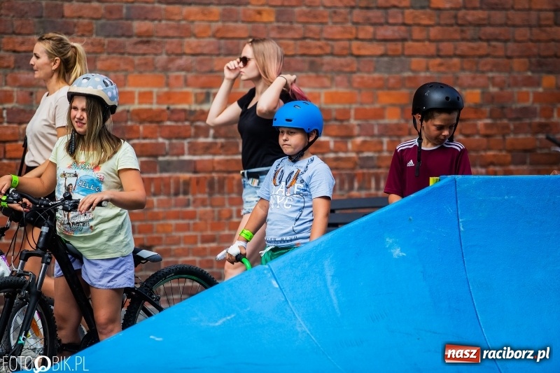 Zdjęcie w galerii na portalu naszraciborz.pl: Występy artystyczne na raciborskim Rynku [FOTO i WIDEO] wiadomości z regionu