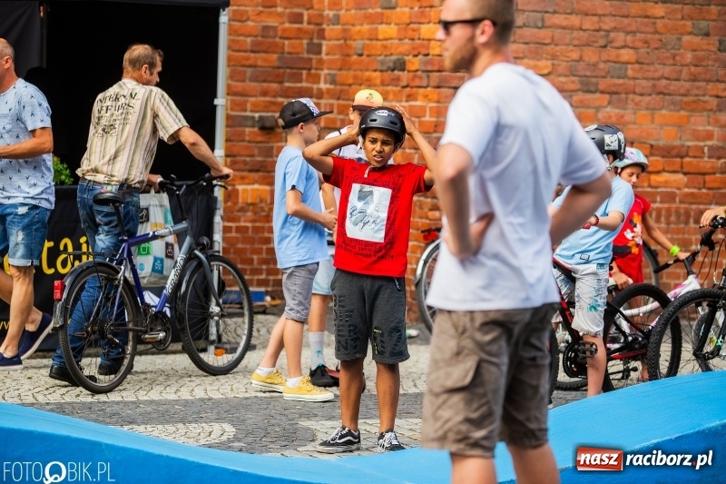 Zdjęcie w galerii na portalu naszraciborz.pl: Występy artystyczne na raciborskim Rynku [FOTO i WIDEO] wiadomości z regionu