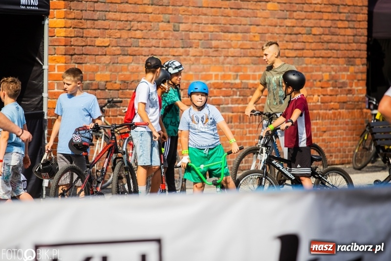 Zdjęcie w galerii na portalu naszraciborz.pl: Występy artystyczne na raciborskim Rynku [FOTO i WIDEO] wiadomości z regionu
