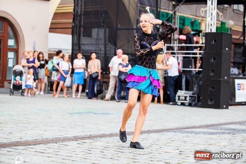 Zdjęcie w galerii na portalu naszraciborz.pl: Występy artystyczne na raciborskim Rynku [FOTO i WIDEO] wiadomości z regionu