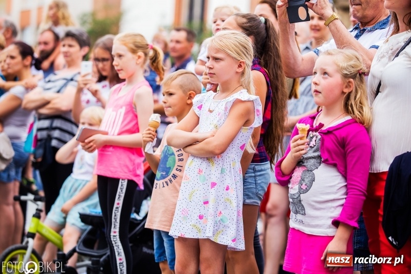 Zdjęcie w galerii na portalu naszraciborz.pl: Występy artystyczne na raciborskim Rynku [FOTO i WIDEO] wiadomości z regionu