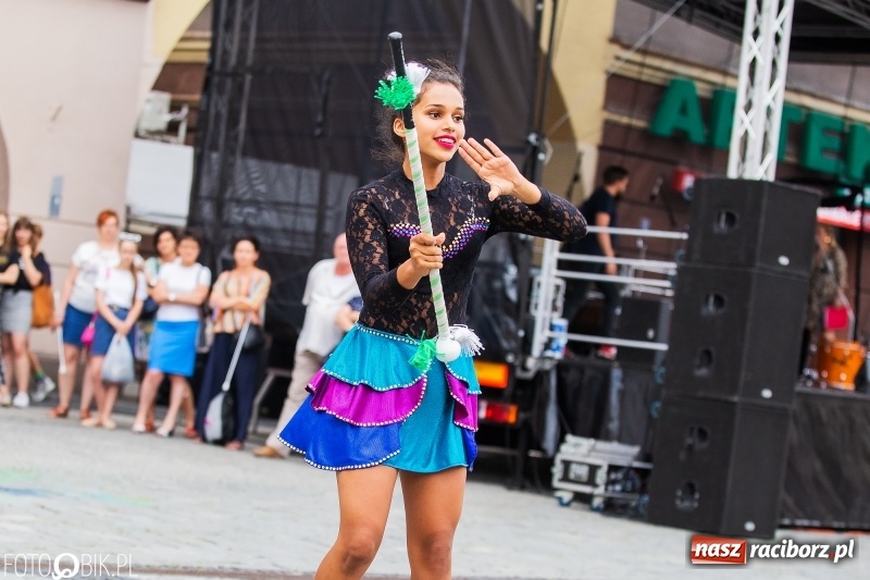 Zdjęcie w galerii na portalu naszraciborz.pl: Występy artystyczne na raciborskim Rynku [FOTO i WIDEO] wiadomości z regionu