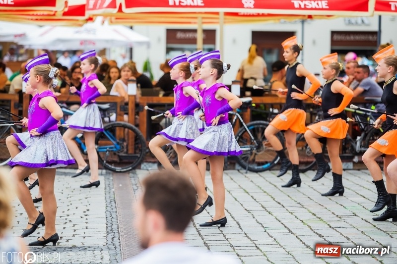 Zdjęcie w galerii na portalu naszraciborz.pl: Występy artystyczne na raciborskim Rynku [FOTO i WIDEO] wiadomości z regionu