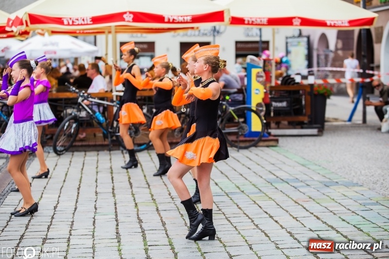 Zdjęcie w galerii na portalu naszraciborz.pl: Występy artystyczne na raciborskim Rynku [FOTO i WIDEO] wiadomości z regionu