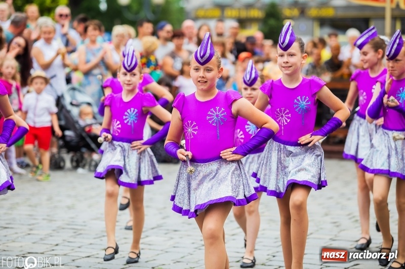 Zdjęcie w galerii na portalu naszraciborz.pl: Występy artystyczne na raciborskim Rynku [FOTO i WIDEO] wiadomości z regionu