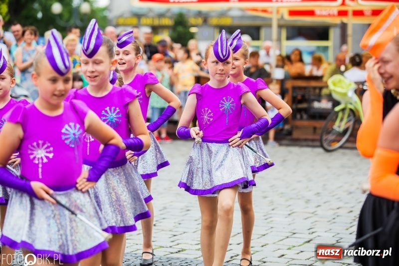 Zdjęcie w galerii na portalu naszraciborz.pl: Występy artystyczne na raciborskim Rynku [FOTO i WIDEO] wiadomości z regionu