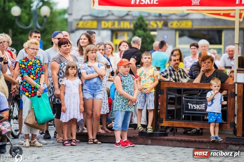 Zdjęcie w galerii na portalu naszraciborz.pl: Występy artystyczne na raciborskim Rynku [FOTO i WIDEO] wiadomości z regionu