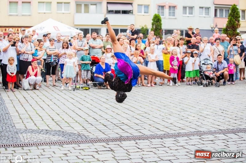 Zdjęcie w galerii na portalu naszraciborz.pl: Występy artystyczne na raciborskim Rynku [FOTO i WIDEO] wiadomości z regionu
