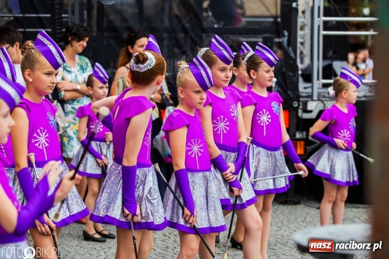 Zdjęcie w galerii na portalu naszraciborz.pl: Występy artystyczne na raciborskim Rynku [FOTO i WIDEO] wiadomości z regionu