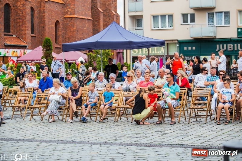 Zdjęcie w galerii na portalu naszraciborz.pl: Występy artystyczne na raciborskim Rynku [FOTO i WIDEO] wiadomości z regionu