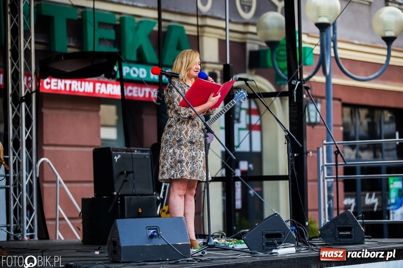 Zdjęcie w galerii na portalu naszraciborz.pl: Występy artystyczne na raciborskim Rynku [FOTO i WIDEO] wiadomości z regionu