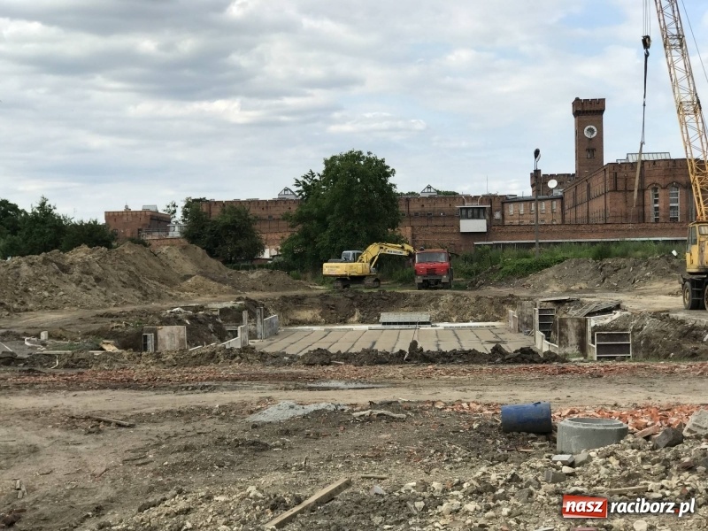 Zdjęcie w galerii na portalu naszraciborz.pl: Łąkowa zmienia swoje oblicze. Nowa droga, nowe domy [FOTO]  wiadomości z regionu
