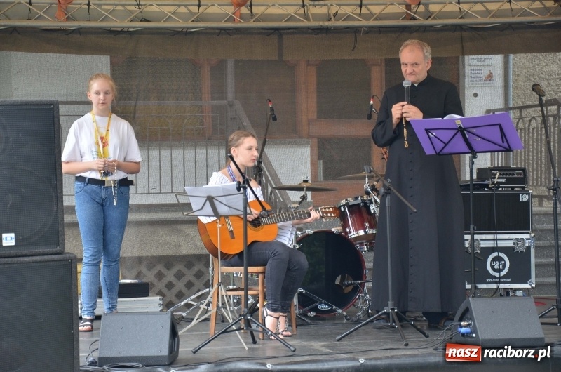 Zdjęcie w galerii na portalu naszraciborz.pl: VII Spotkanie z Afryką przy raciborskim okrąglaku  wiadomości z regionu