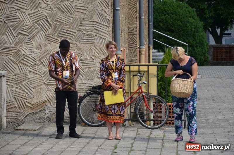 Zdjęcie w galerii na portalu naszraciborz.pl: VII Spotkanie z Afryką przy raciborskim okrąglaku  wiadomości z regionu