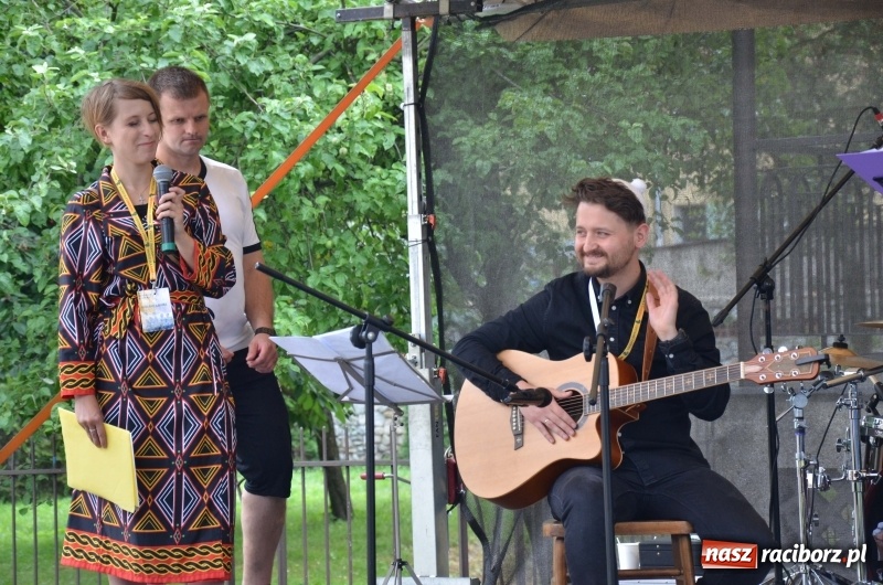 Zdjęcie w galerii na portalu naszraciborz.pl: VII Spotkanie z Afryką przy raciborskim okrąglaku  wiadomości z regionu