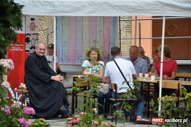 Zdjęcie w galerii na portalu naszraciborz.pl: VII Spotkanie z Afryką przy raciborskim okrąglaku  wiadomości z regionu