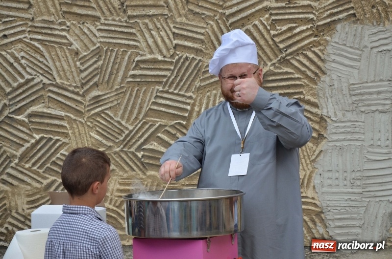 Zdjęcie w galerii na portalu naszraciborz.pl: VII Spotkanie z Afryką przy raciborskim okrąglaku  wiadomości z regionu