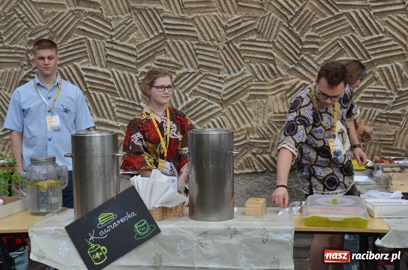 Zdjęcie w galerii na portalu naszraciborz.pl: VII Spotkanie z Afryką przy raciborskim okrąglaku  wiadomości z regionu