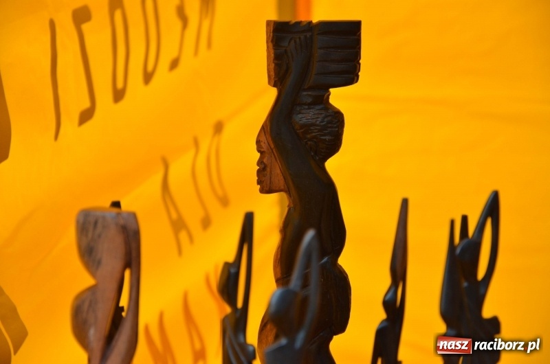 Zdjęcie w galerii na portalu naszraciborz.pl: VII Spotkanie z Afryką przy raciborskim okrąglaku  wiadomości z regionu