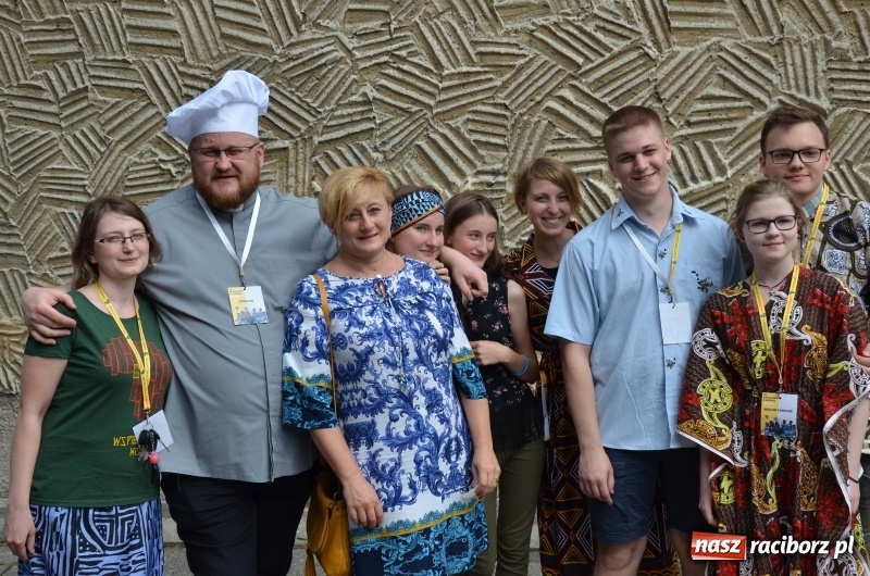 Zdjęcie w galerii na portalu naszraciborz.pl: VII Spotkanie z Afryką przy raciborskim okrąglaku  wiadomości z regionu