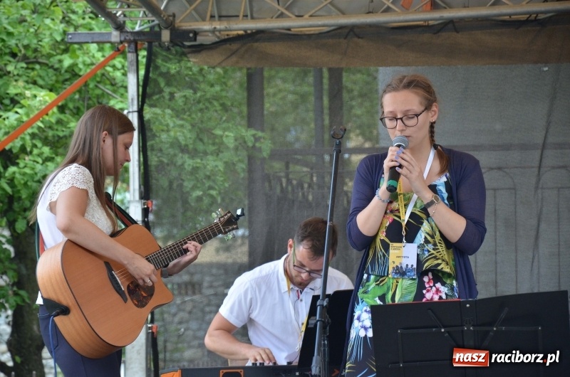 Zdjęcie w galerii na portalu naszraciborz.pl: VII Spotkanie z Afryką przy raciborskim okrąglaku  wiadomości z regionu