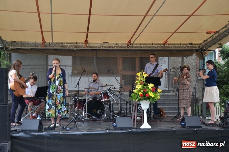 Zdjęcie w galerii na portalu naszraciborz.pl: VII Spotkanie z Afryką przy raciborskim okrąglaku  wiadomości z regionu