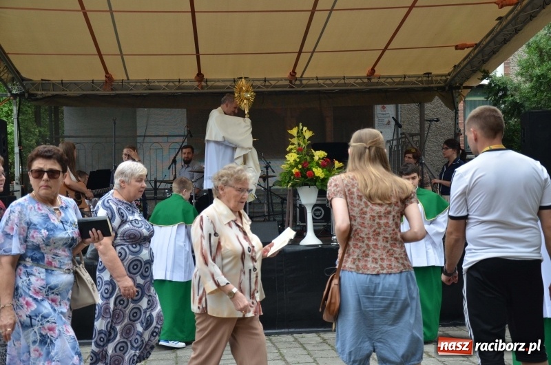 Zdjęcie w galerii na portalu naszraciborz.pl: VII Spotkanie z Afryką przy raciborskim okrąglaku  wiadomości z regionu