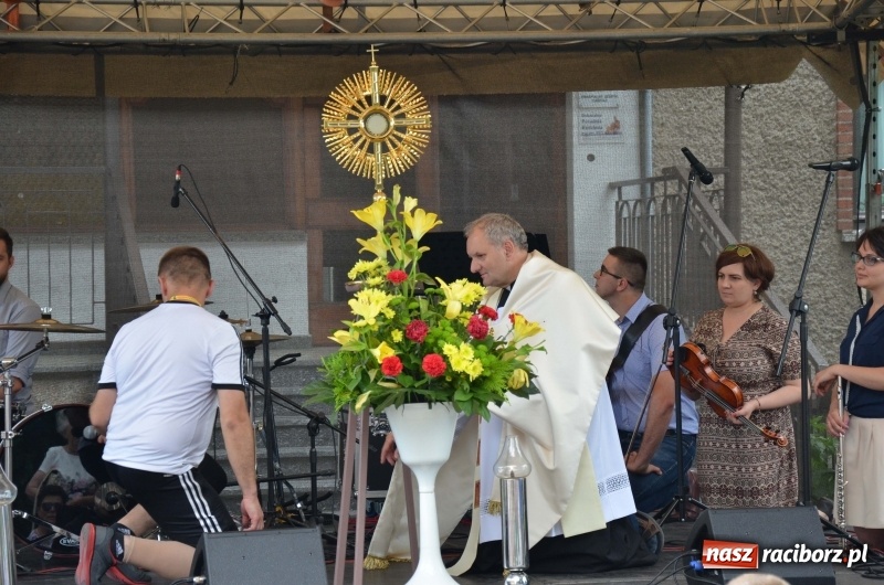 Zdjęcie w galerii na portalu naszraciborz.pl: VII Spotkanie z Afryką przy raciborskim okrąglaku  wiadomości z regionu