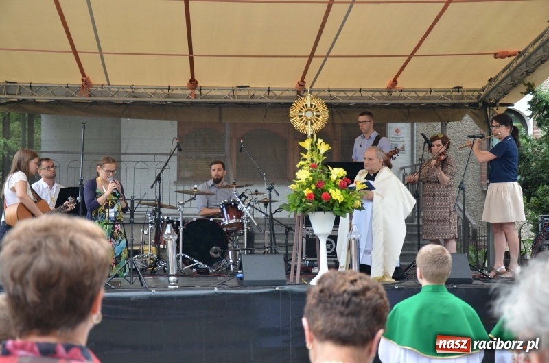 Zdjęcie w galerii na portalu naszraciborz.pl: VII Spotkanie z Afryką przy raciborskim okrąglaku  wiadomości z regionu