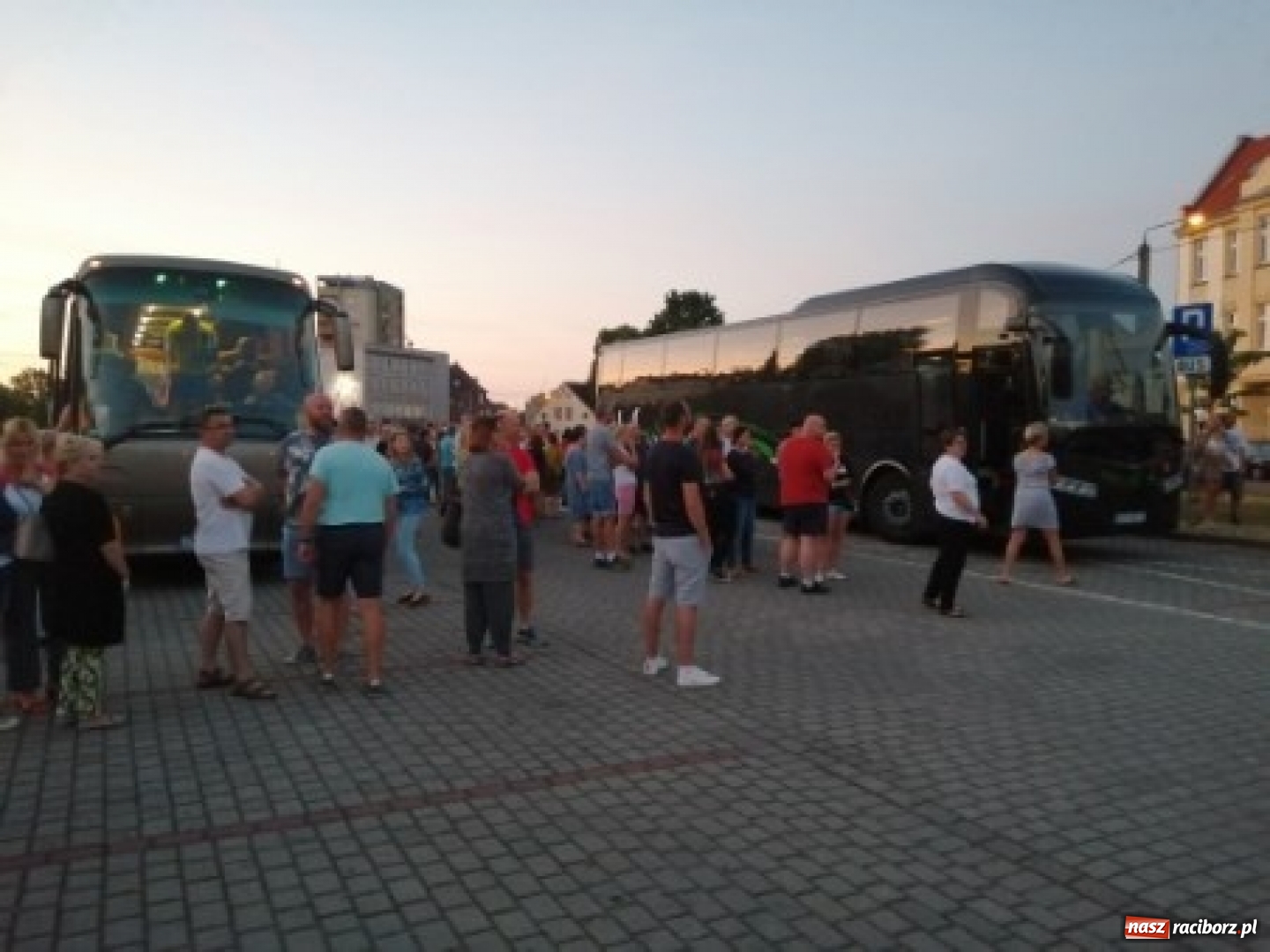 Zdjęcie w galerii na portalu naszraciborz.pl: Pierwszy turnus obozu w Pleśnej już na miejscu wiadomości z regionu