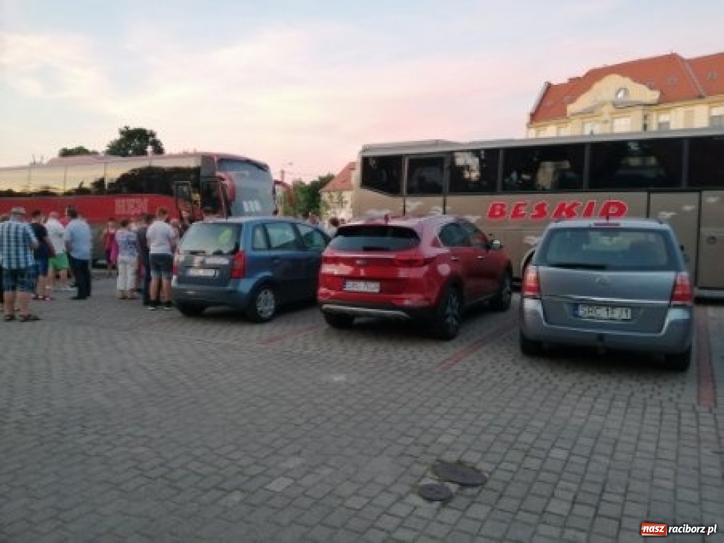 Zdjęcie w galerii na portalu naszraciborz.pl: Pierwszy turnus obozu w Pleśnej już na miejscu wiadomości z regionu