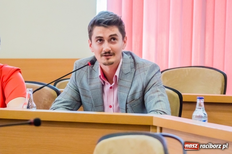 Zdjęcie w galerii na portalu naszraciborz.pl: Kadry ratusza pracują na pełnych obrotach! wiadomości z regionu