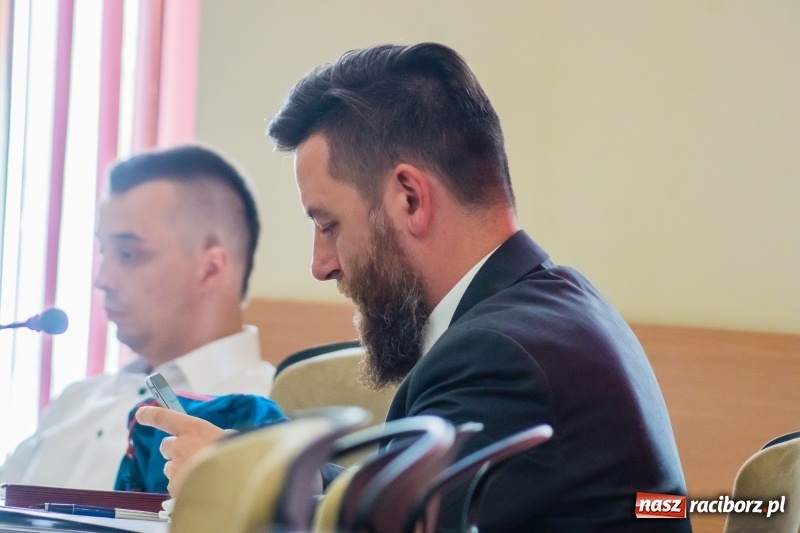 Zdjęcie w galerii na portalu naszraciborz.pl: Kadry ratusza pracują na pełnych obrotach! wiadomości z regionu