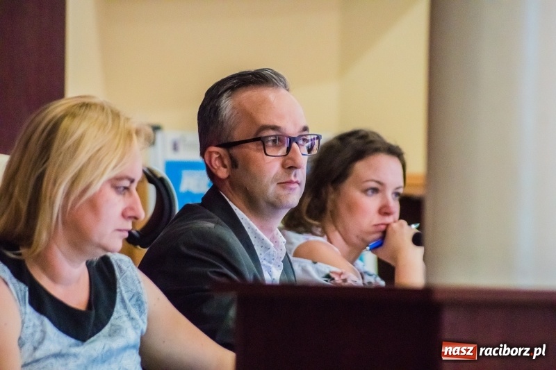Zdjęcie w galerii na portalu naszraciborz.pl: Kadry ratusza pracują na pełnych obrotach! wiadomości z regionu