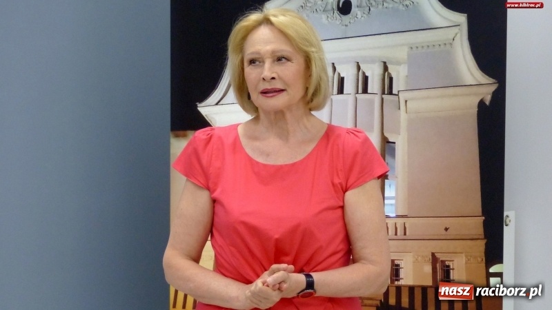 Zdjęcie w galerii na portalu naszraciborz.pl: Grażyna Barszczewska opowiedziała o swej karierze na spotkaniu w raciborskiej książnicy wiadomości z regionu