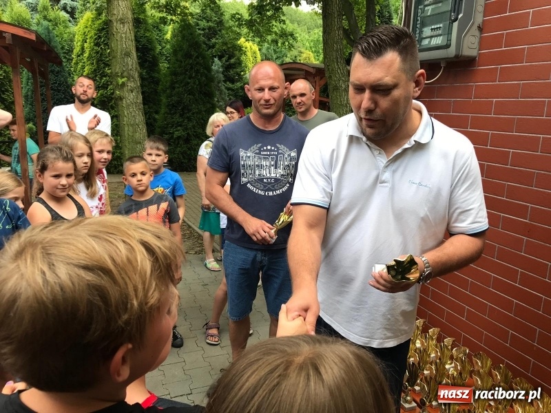 Zdjęcie w galerii na portalu naszraciborz.pl: Łamatorzy przy ognisku zakończyli sezon wiadomości z regionu