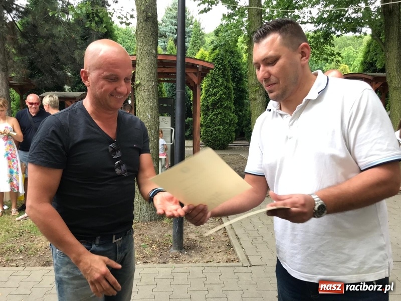 Zdjęcie w galerii na portalu naszraciborz.pl: Łamatorzy przy ognisku zakończyli sezon wiadomości z regionu