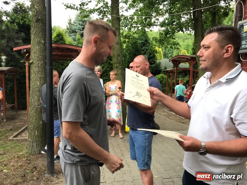 Zdjęcie w galerii na portalu naszraciborz.pl: Łamatorzy przy ognisku zakończyli sezon wiadomości z regionu