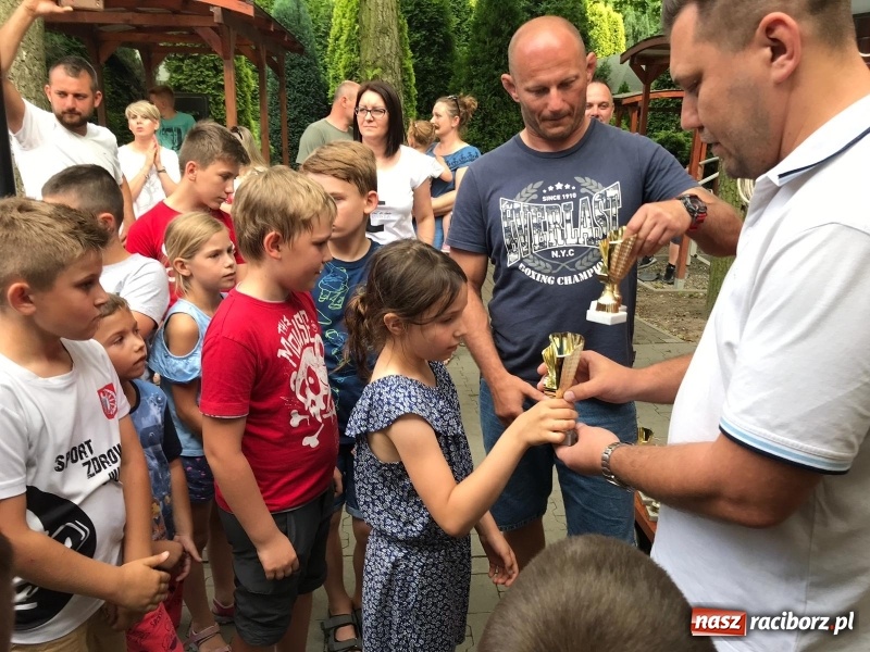 Zdjęcie w galerii na portalu naszraciborz.pl: Łamatorzy przy ognisku zakończyli sezon wiadomości z regionu