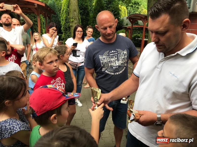 Zdjęcie w galerii na portalu naszraciborz.pl: Łamatorzy przy ognisku zakończyli sezon wiadomości z regionu