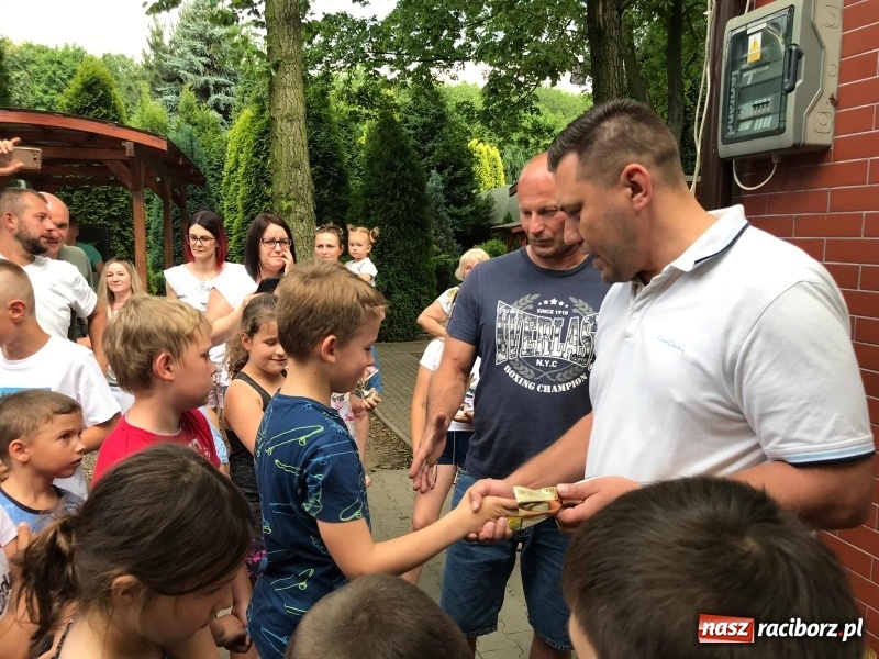 Zdjęcie w galerii na portalu naszraciborz.pl: Łamatorzy przy ognisku zakończyli sezon wiadomości z regionu