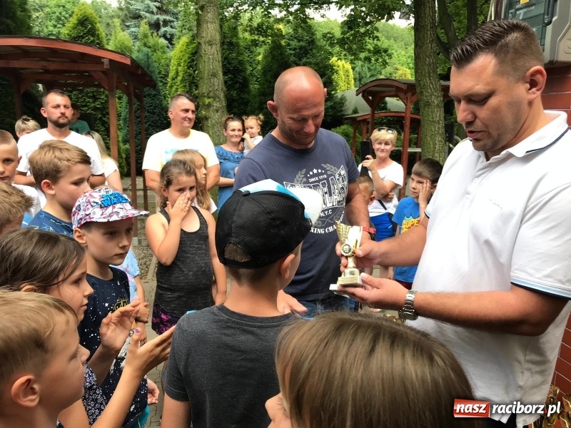 Zdjęcie w galerii na portalu naszraciborz.pl: Łamatorzy przy ognisku zakończyli sezon wiadomości z regionu