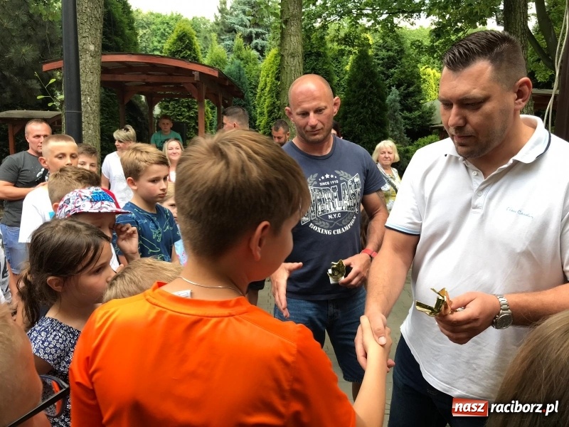 Zdjęcie w galerii na portalu naszraciborz.pl: Łamatorzy przy ognisku zakończyli sezon wiadomości z regionu